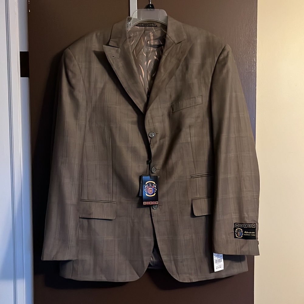 Mecca men’s suit jacket, NWT, 44R,superior 150’s, taupe, 3 button,